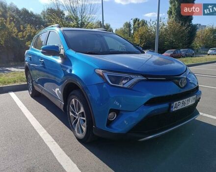 Тойота РАВ 4 2017 в Киеве на Automoto.ua Синий Тойота РАВ 4, объемом двигателя 2.49 л и пробегом 147 тыс. км за 20500 $, фото 1 на Automoto.ua