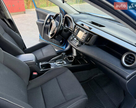 Синій Тойота РАВ 4, об'ємом двигуна 2.49 л та пробігом 77 тис. км за 18600 $, фото 13 на Automoto.ua