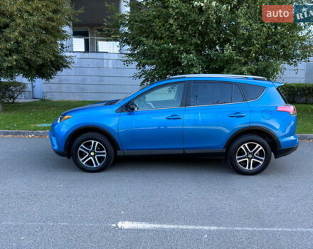 Тойота РАВ 4 2017 в Киеве на Automoto.ua Синий Тойота РАВ 4, объемом двигателя 2.49 л и пробегом 56 тыс. км за 21000 $, фото 1 на Automoto.ua