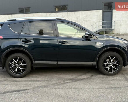 Тойота РАВ 4 2017 в Киеве на Automoto.ua Синий Тойота РАВ 4, объемом двигателя 2.49 л и пробегом 71 тыс. км за 25900 $, фото 5 на Automoto.ua
