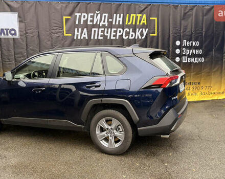 Синий Тойота РАВ 4, объемом двигателя 1.99 л и пробегом 33 тыс. км за 34173 $, фото 3 на Automoto.ua