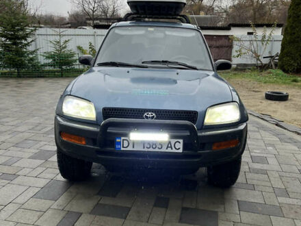 Синий Тойота РАВ 4, объемом двигателя 2 л и пробегом 288 тыс. км за 5350 $, фото 1 на Automoto.ua