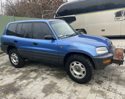 Синій Тойота РАВ 4, об'ємом двигуна 2 л та пробігом 400 тис. км за 3200 $, фото 1 на Automoto.ua