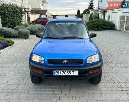 Синий Тойота РАВ 4, объемом двигателя 2 л и пробегом 159 тыс. км за 5700 $, фото 1 на Automoto.ua