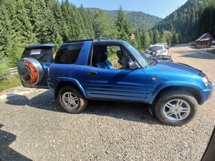 Тойота РАВ 4 1997 у Хусте на Automoto.ua Синій Тойота РАВ 4, об'ємом двигуна 2 л та пробігом 300 тис. км за 5950 $, фото 1 на Automoto.ua