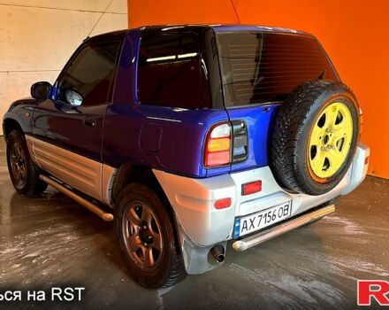 Синий Тойота РАВ 4, объемом двигателя 2 л и пробегом 419 тыс. км за 5500 $, фото 1 на Automoto.ua