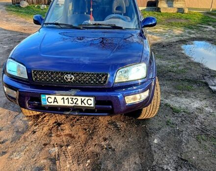 Синий Тойота РАВ 4, объемом двигателя 2 л и пробегом 270 тыс. км за 3500 $, фото 1 на Automoto.ua