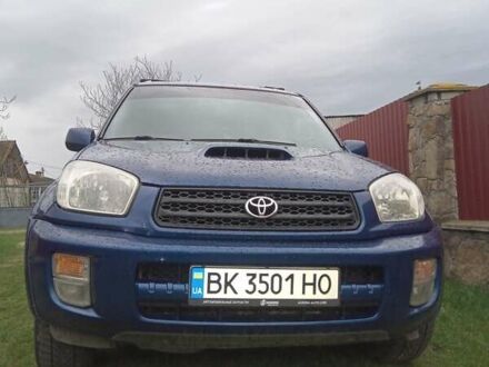 Синий Тойота РАВ 4, объемом двигателя 2 л и пробегом 290 тыс. км за 6500 $, фото 1 на Automoto.ua
