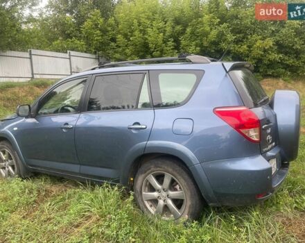 Синій Тойота РАВ 4, об'ємом двигуна 2.4 л та пробігом 260 тис. км за 7500 $, фото 1 на Automoto.ua