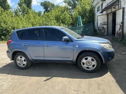 Тойота РАВ 4 2007 в Изюме на Automoto.ua Синий Тойота РАВ 4, объемом двигателя 2.2 л и пробегом 250 тыс. км за 3300 $, фото 1 на Automoto.ua