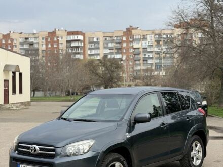 Синий Тойота РАВ 4, объемом двигателя 2 л и пробегом 338 тыс. км за 6100 $, фото 1 на Automoto.ua