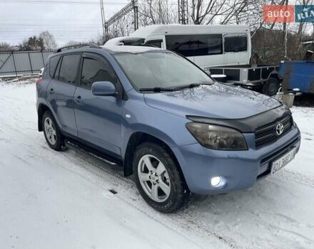 Синий Тойота РАВ 4, объемом двигателя 2 л и пробегом 236 тыс. км за 9500 $, фото 1 на Automoto.ua