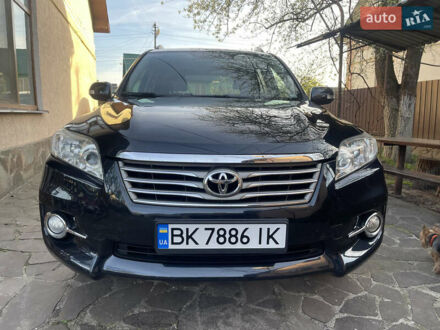 Тойота РАВ 4 2010 в Бродах на Automoto.ua Синий Тойота РАВ 4, объемом двигателя 2.23 л и пробегом 255 тыс. км за 10800 $, фото 1 на Automoto.ua