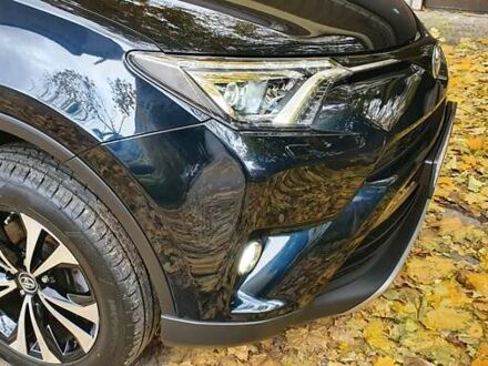 Синий Тойота РАВ 4, объемом двигателя 2.5 л и пробегом 29 тыс. км за 27700 $, фото 1 на Automoto.ua