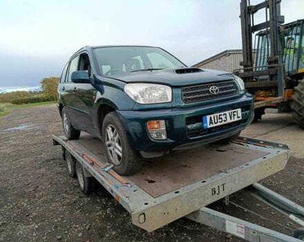 Зеленый Тойота РАВ 4, объемом двигателя 2 л и пробегом 145 тыс. км за 3000 $, фото 4 на Automoto.ua