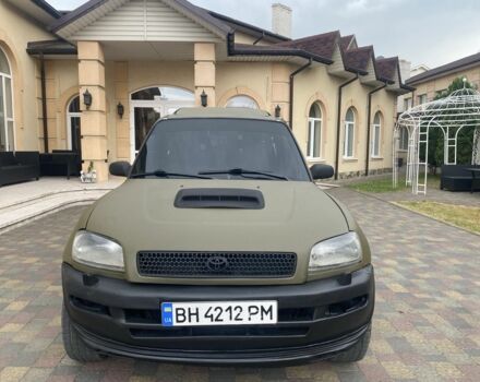 Зелений Тойота РАВ 4, об'ємом двигуна 2 л та пробігом 200 тис. км за 4200 $, фото 1 на Automoto.ua