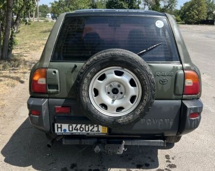 Зелений Тойота РАВ 4, об'ємом двигуна 2 л та пробігом 302 тис. км за 2300 $, фото 3 на Automoto.ua