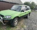 Зеленый Тойота РАВ 4, объемом двигателя 2 л и пробегом 370 тыс. км за 4000 $, фото 1 на Automoto.ua