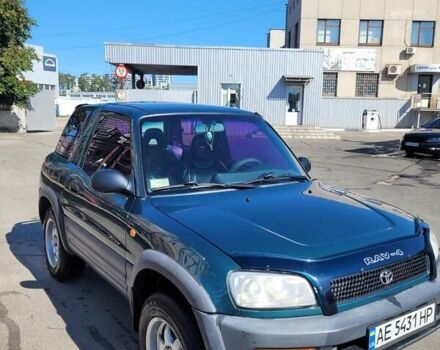 Зелений Тойота РАВ 4, об'ємом двигуна 2 л та пробігом 367 тис. км за 4500 $, фото 5 на Automoto.ua