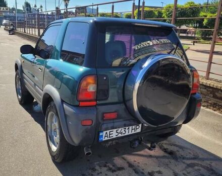 Зелений Тойота РАВ 4, об'ємом двигуна 2 л та пробігом 367 тис. км за 4500 $, фото 2 на Automoto.ua