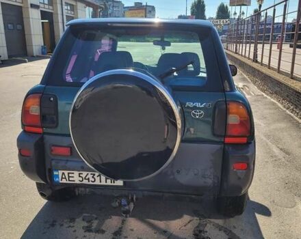 Зелений Тойота РАВ 4, об'ємом двигуна 2 л та пробігом 367 тис. км за 4500 $, фото 4 на Automoto.ua