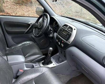 Зеленый Тойота РАВ 4, объемом двигателя 2 л и пробегом 355 тыс. км за 6200 $, фото 7 на Automoto.ua