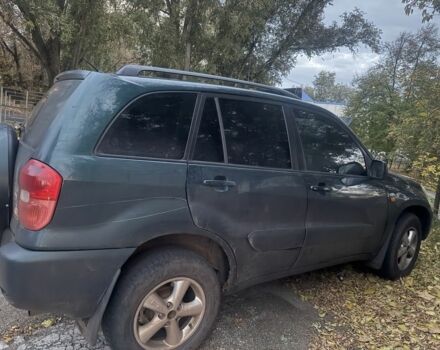 Зеленый Тойота РАВ 4, объемом двигателя 2 л и пробегом 360 тыс. км за 4500 $, фото 2 на Automoto.ua