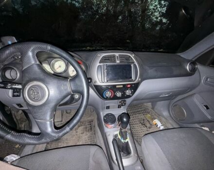 Зеленый Тойота РАВ 4, объемом двигателя 2 л и пробегом 360 тыс. км за 4500 $, фото 4 на Automoto.ua