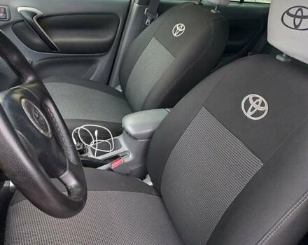 Зеленый Тойота РАВ 4, объемом двигателя 2 л и пробегом 219 тыс. км за 6800 $, фото 2 на Automoto.ua