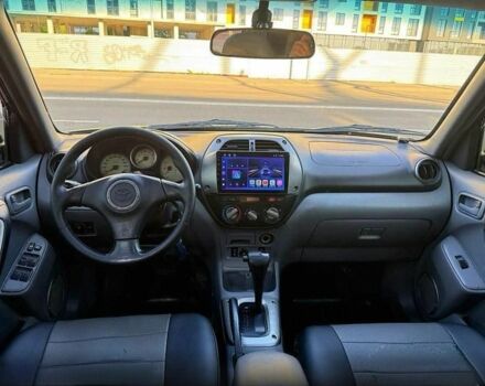 Зеленый Тойота РАВ 4, объемом двигателя 2 л и пробегом 256 тыс. км за 5800 $, фото 4 на Automoto.ua