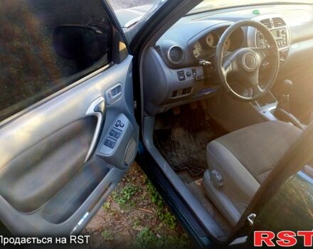 Зелений Тойота РАВ 4, об'ємом двигуна 2 л та пробігом 360 тис. км за 3000 $, фото 7 на Automoto.ua