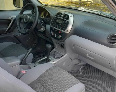 Зелений Тойота РАВ 4, об'ємом двигуна 2 л та пробігом 182 тис. км за 6900 $, фото 5 на Automoto.ua