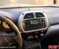 Зелений Тойота РАВ 4, об'ємом двигуна 2 л та пробігом 360 тис. км за 3000 $, фото 2 на Automoto.ua