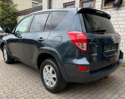 Зелений Тойота РАВ 4, об'ємом двигуна 2.2 л та пробігом 250 тис. км за 2430 $, фото 3 на Automoto.ua