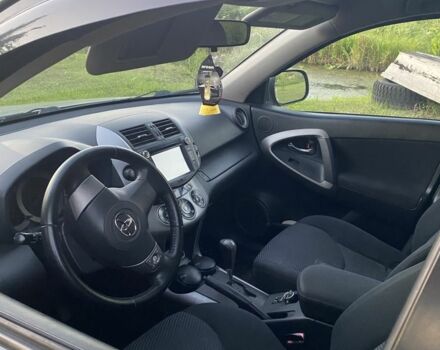 Зеленый Тойота РАВ 4, объемом двигателя 2 л и пробегом 186 тыс. км за 9200 $, фото 2 на Automoto.ua