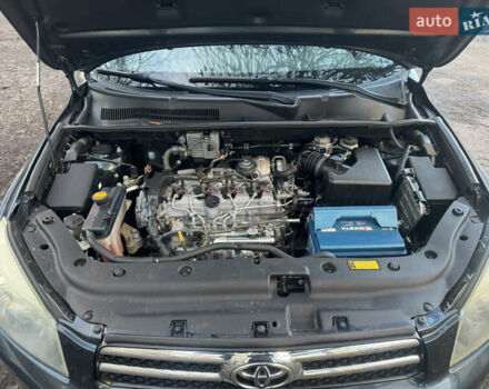 Зелений Тойота РАВ 4, об'ємом двигуна 2.2 л та пробігом 220 тис. км за 4350 $, фото 6 на Automoto.ua