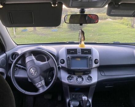 Зеленый Тойота РАВ 4, объемом двигателя 2 л и пробегом 186 тыс. км за 9200 $, фото 4 на Automoto.ua