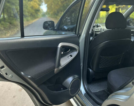 Зеленый Тойота РАВ 4, объемом двигателя 2 л и пробегом 307 тыс. км за 8500 $, фото 13 на Automoto.ua