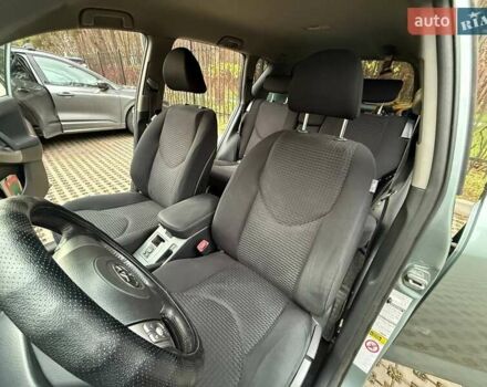 Зеленый Тойота РАВ 4, объемом двигателя 2 л и пробегом 263 тыс. км за 8800 $, фото 17 на Automoto.ua