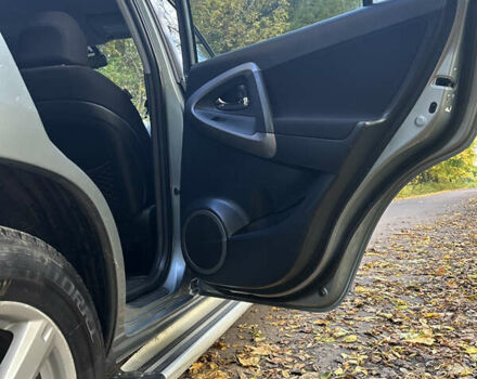 Зеленый Тойота РАВ 4, объемом двигателя 2 л и пробегом 307 тыс. км за 8500 $, фото 14 на Automoto.ua