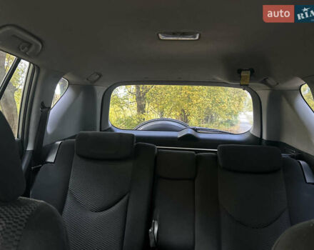 Зелений Тойота РАВ 4, об'ємом двигуна 2 л та пробігом 304 тис. км за 8300 $, фото 28 на Automoto.ua