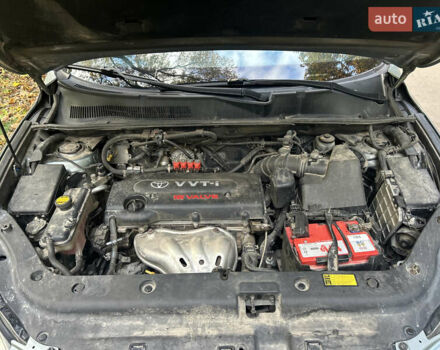 Зелений Тойота РАВ 4, об'ємом двигуна 2 л та пробігом 304 тис. км за 8300 $, фото 30 на Automoto.ua