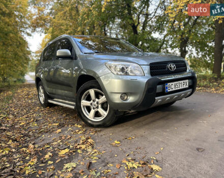 Зелений Тойота РАВ 4, об'ємом двигуна 2 л та пробігом 304 тис. км за 8300 $, фото 6 на Automoto.ua