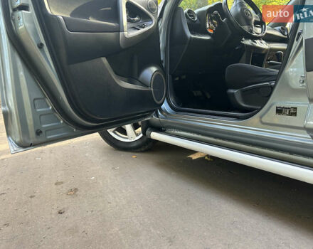 Зелений Тойота РАВ 4, об'ємом двигуна 2 л та пробігом 304 тис. км за 8300 $, фото 15 на Automoto.ua