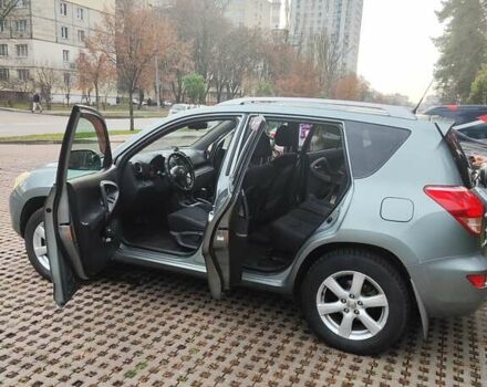 Зеленый Тойота РАВ 4, объемом двигателя 2 л и пробегом 263 тыс. км за 8800 $, фото 2 на Automoto.ua
