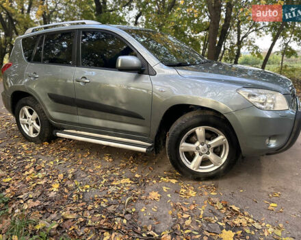 Зеленый Тойота РАВ 4, объемом двигателя 2 л и пробегом 307 тыс. км за 8500 $, фото 2 на Automoto.ua