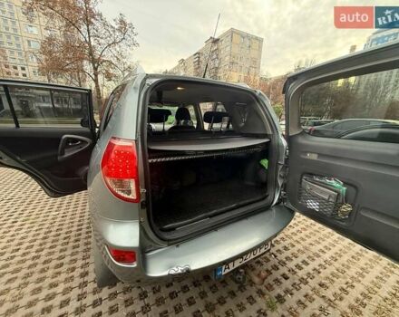 Зеленый Тойота РАВ 4, объемом двигателя 2 л и пробегом 263 тыс. км за 8800 $, фото 19 на Automoto.ua