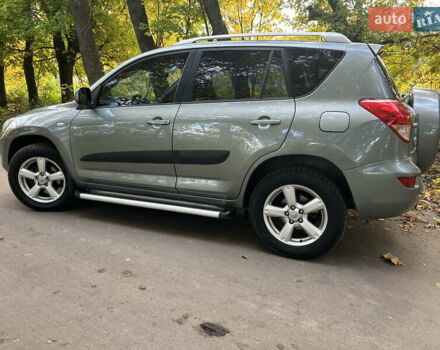 Зелений Тойота РАВ 4, об'ємом двигуна 2 л та пробігом 304 тис. км за 8300 $, фото 10 на Automoto.ua