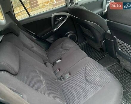 Зелений Тойота РАВ 4, об'ємом двигуна 2 л та пробігом 179 тис. км за 9750 $, фото 33 на Automoto.ua