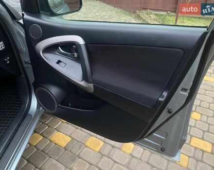 Зелений Тойота РАВ 4, об'ємом двигуна 2 л та пробігом 179 тис. км за 9750 $, фото 20 на Automoto.ua